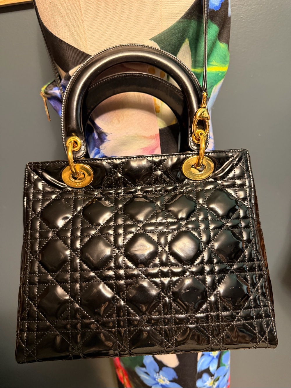 Lady Dior Medium Bag Black Patent Cannage Calfskin with Gold Hardware - Picture 2 of 16